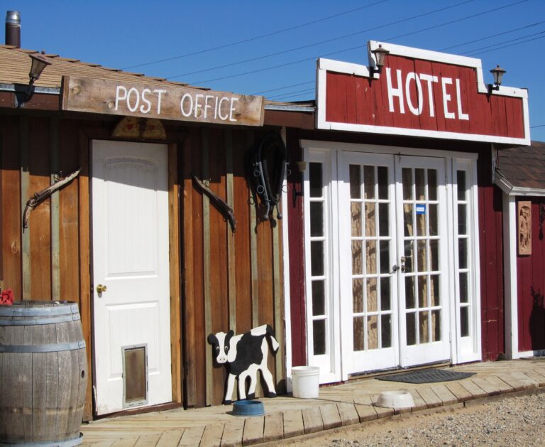 PCT Day 32: Hiker Town & LA Aqueduct