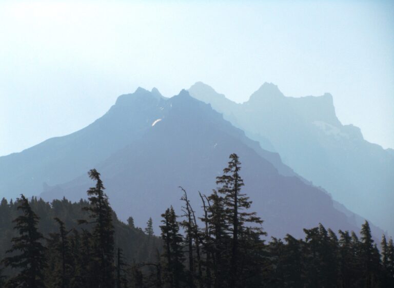 PCT Day 110: Zero Day in Sisters